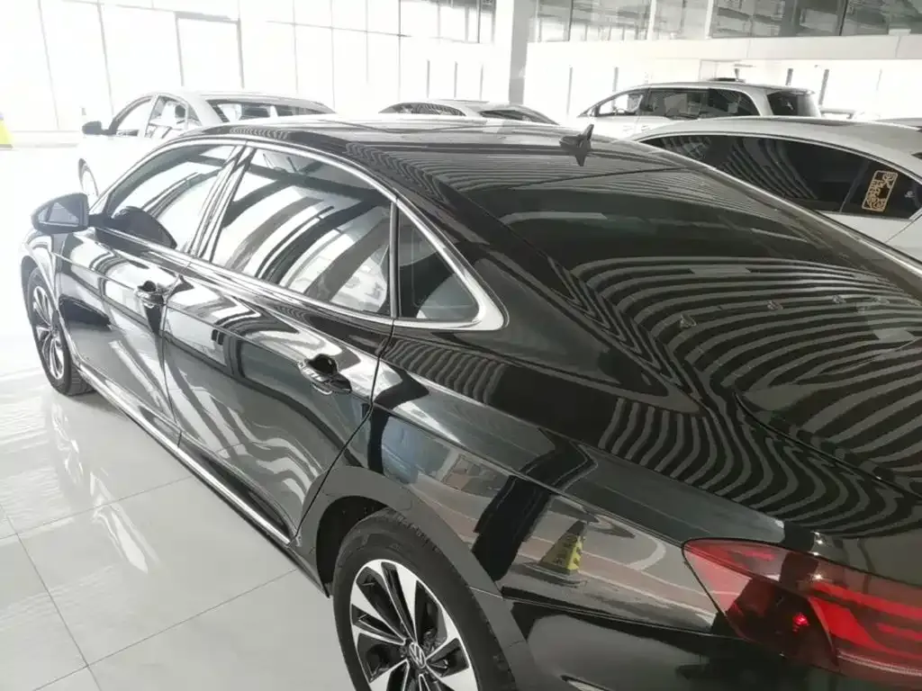 Volkswagen Passat — фото 8