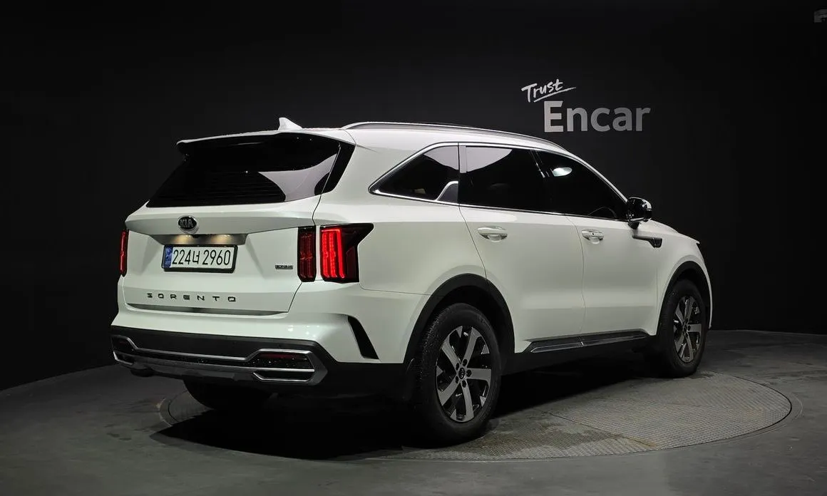 Kia Sorento — фото 6