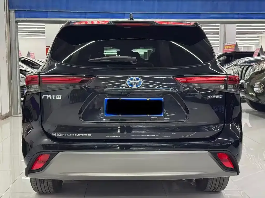 Toyota Highlander — фото 10