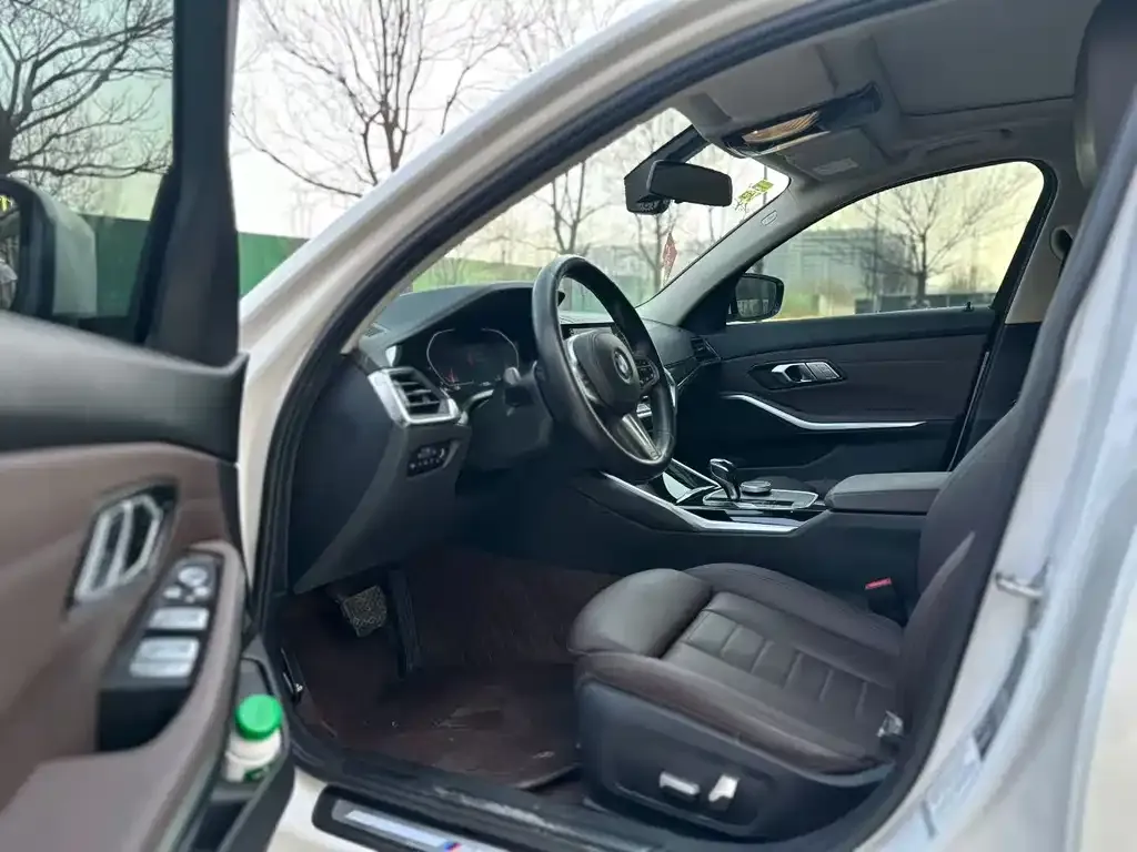 BMW 3 Series 2021 из CN, фото 6