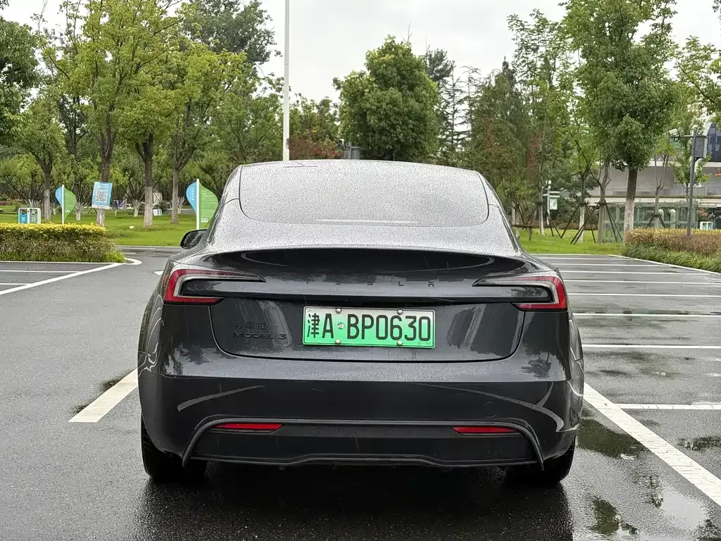 Tesla Model 3 — фото 3
