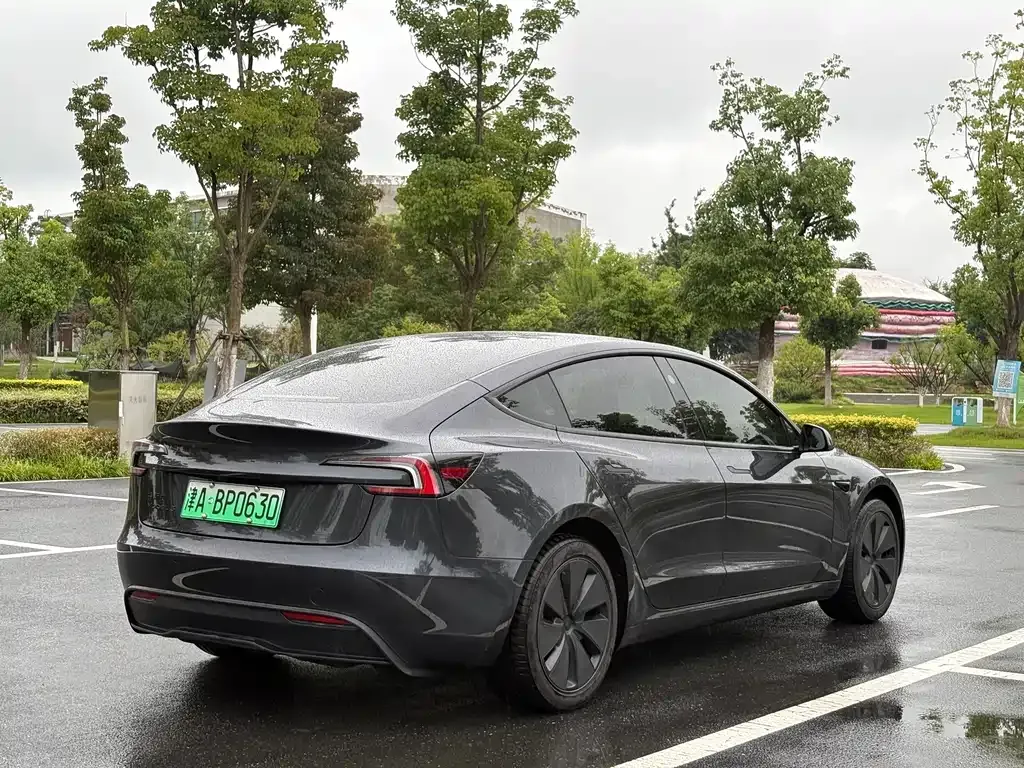 Tesla Model 3 — фото 5