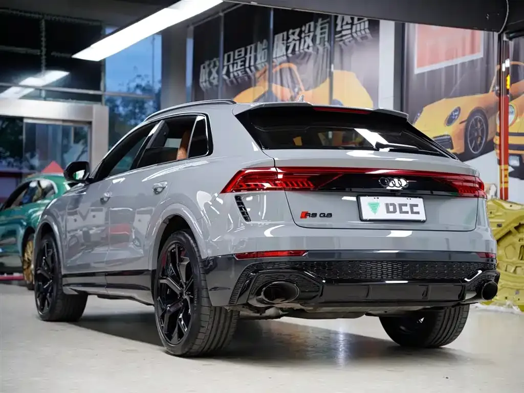 Audi RS Q8 — фото 6