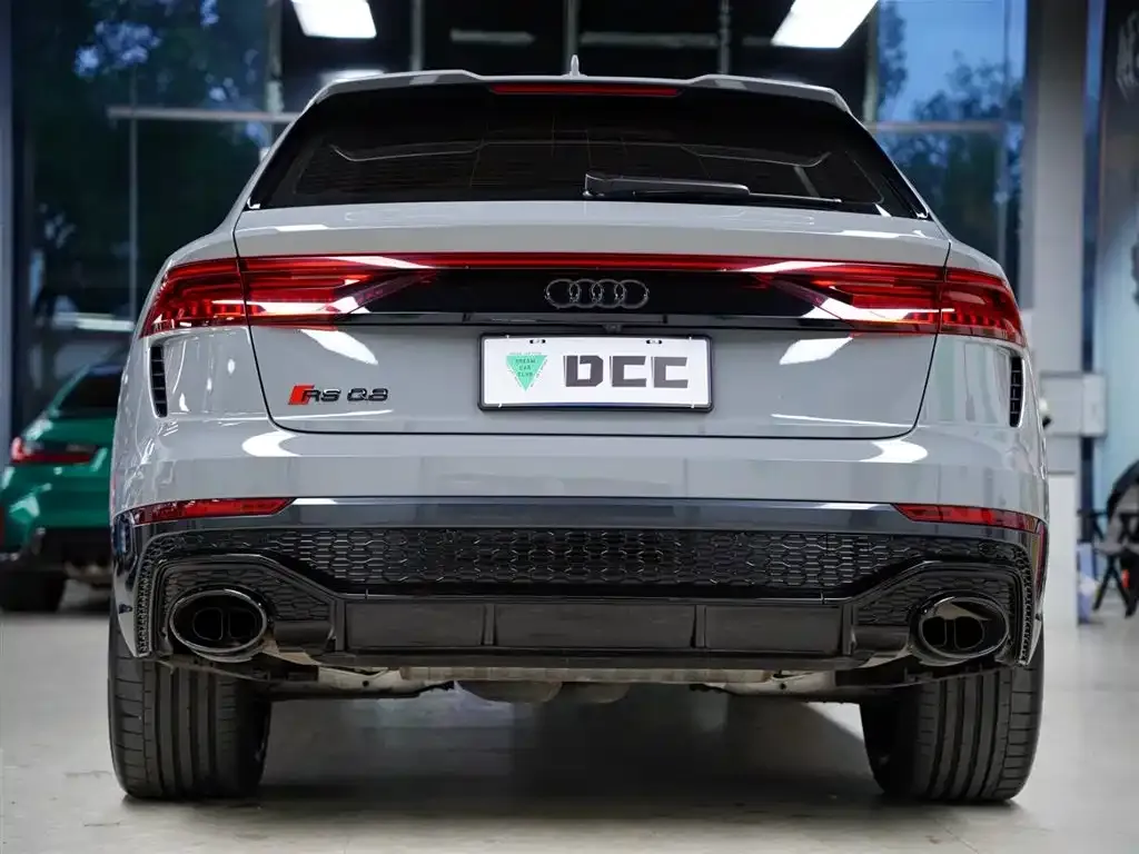 Audi RS Q8 — фото 4