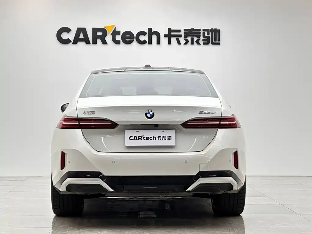 BMW 5 Series — фото 10