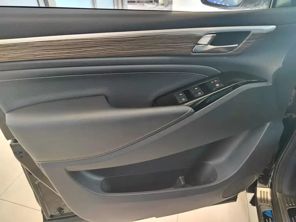 GAC Motor Trumpchi M8 — фото 9