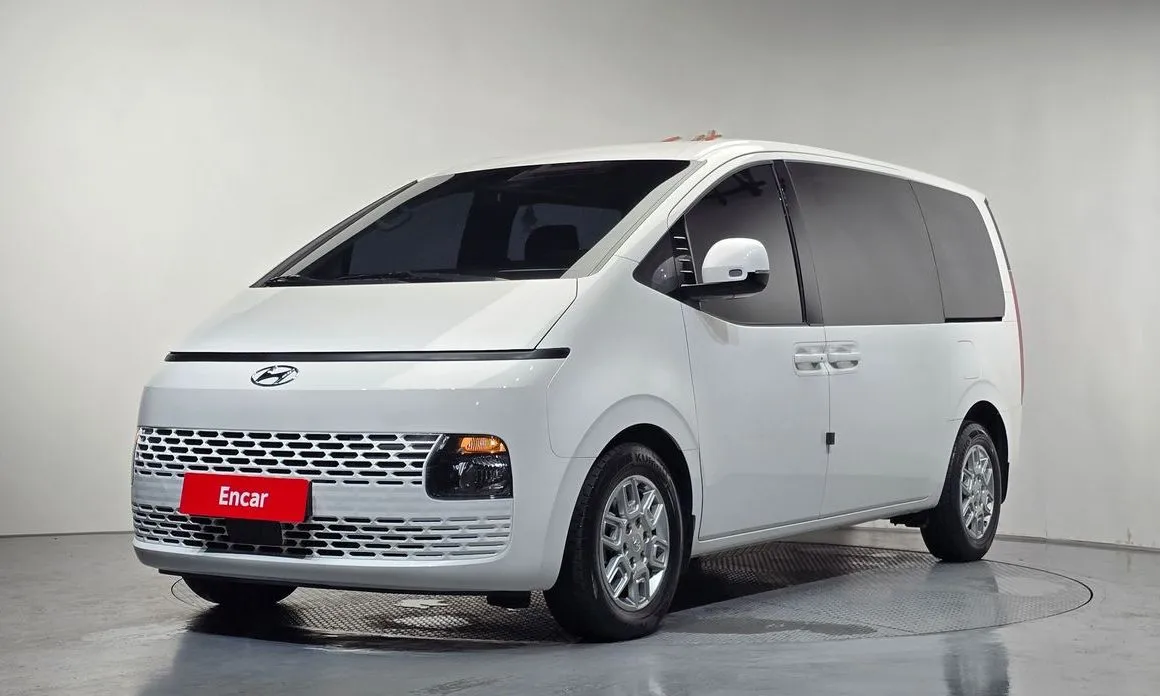 Hyundai Staria — фото 1