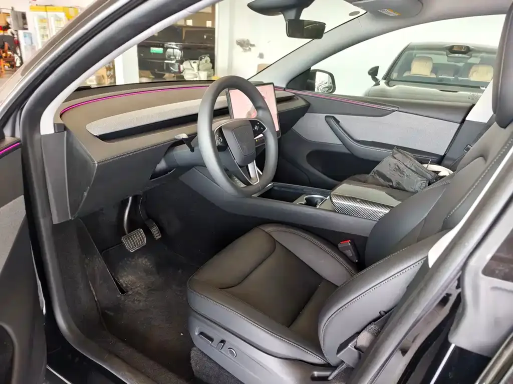 Tesla Model Y — фото 4