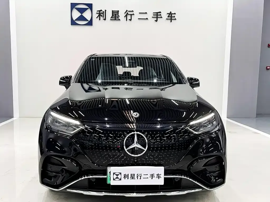 Mercedes-Benz EQE SUV — фото 5