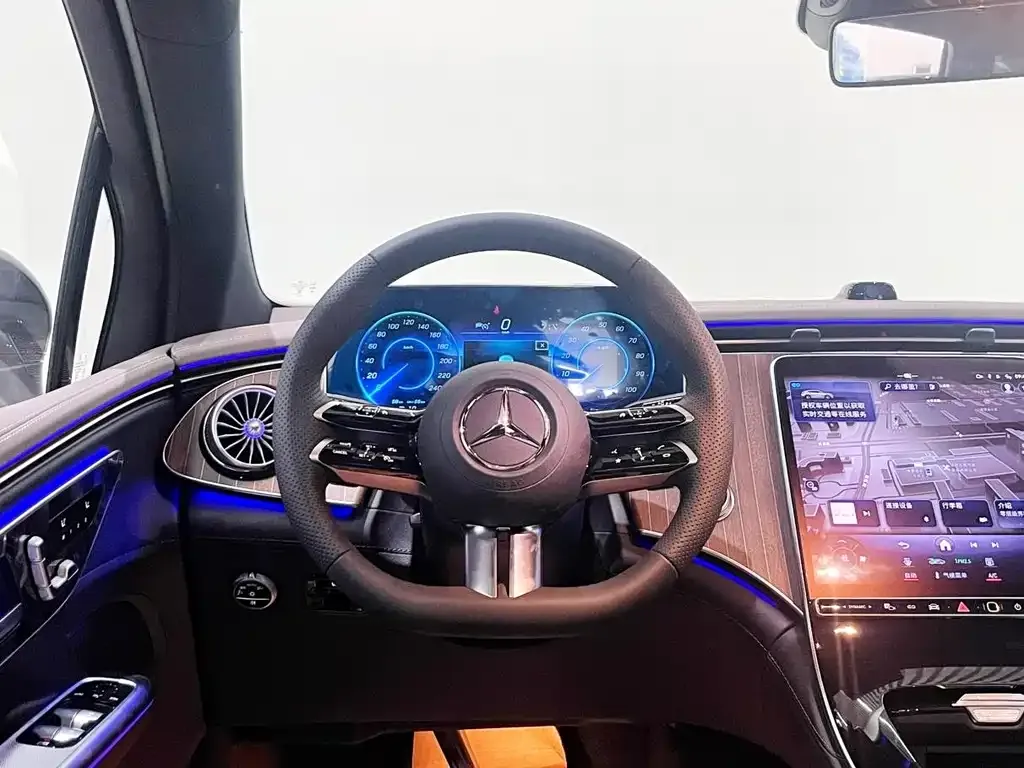 Mercedes-Benz EQE SUV — фото 4