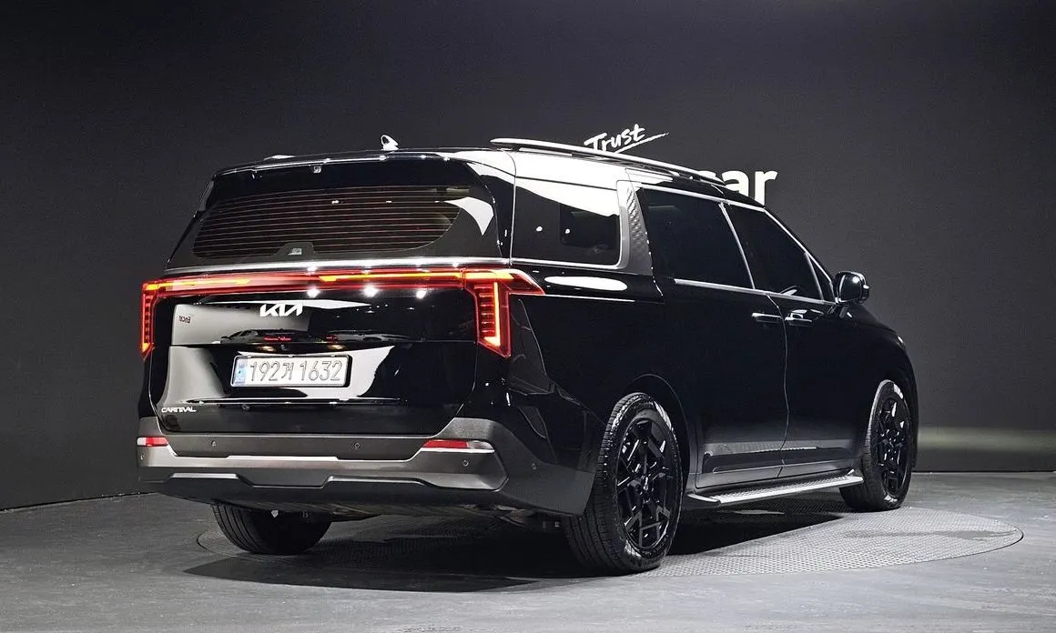 Kia Carnival — фото 10
