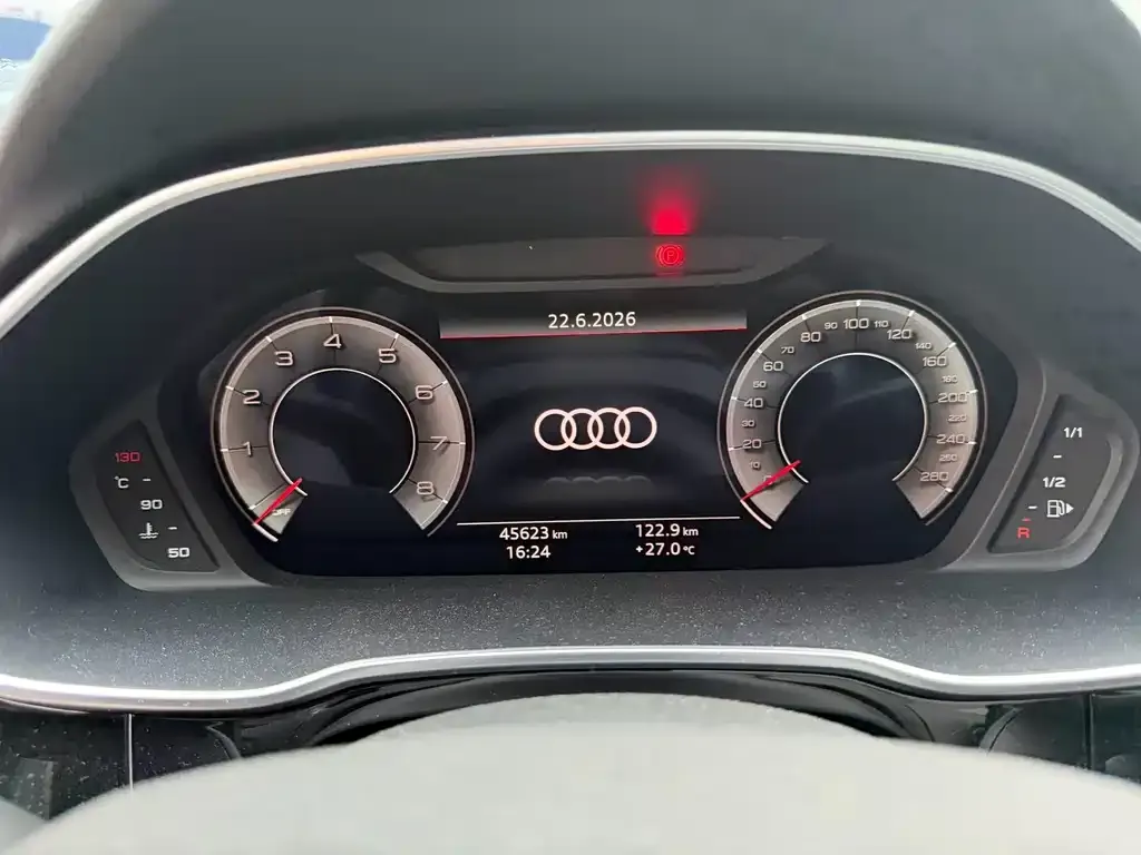 Audi Q3 — фото 9
