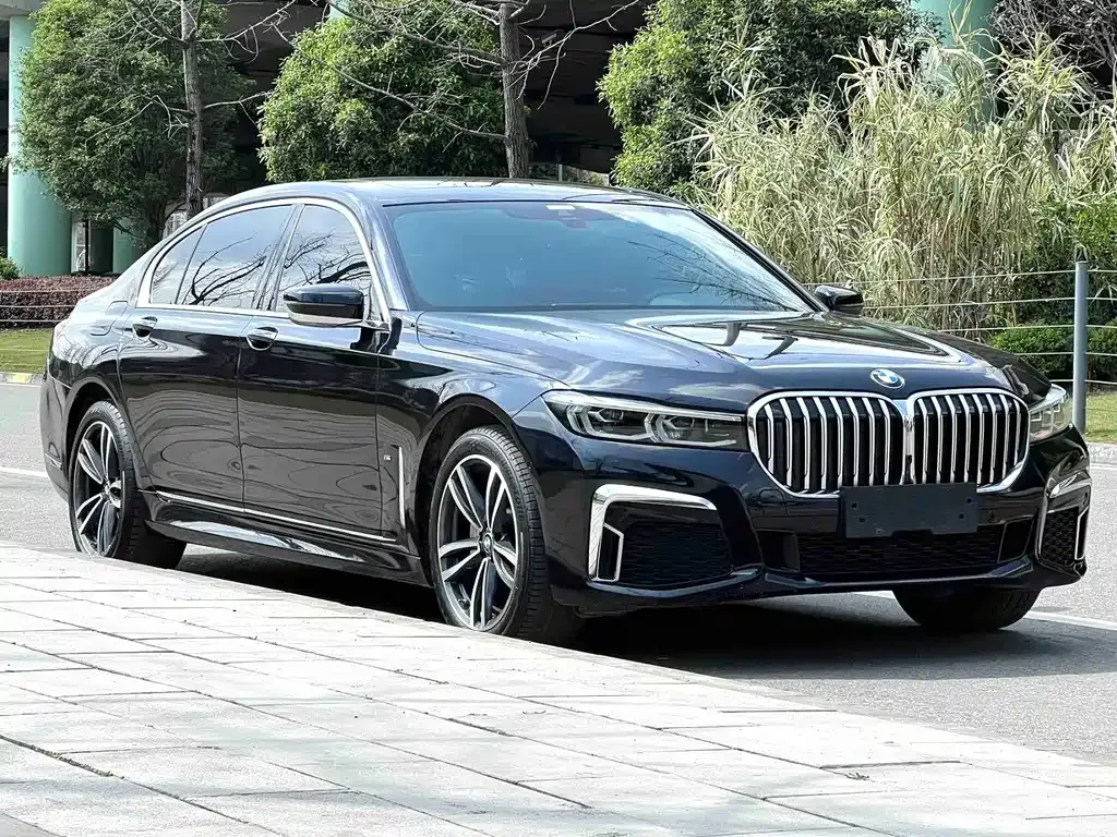 BMW 7 Series — фото 9