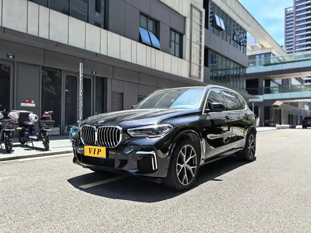 BMW X5 — фото 1