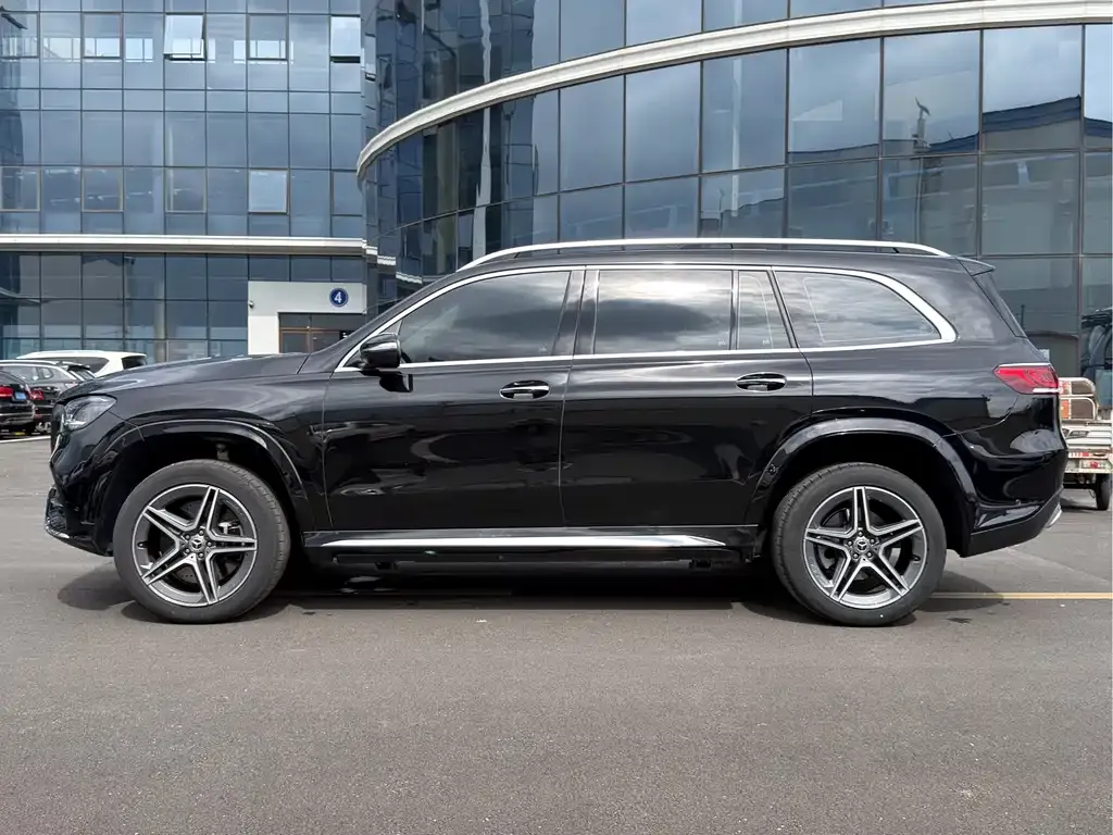 Mercedes-Benz GLS — фото 10