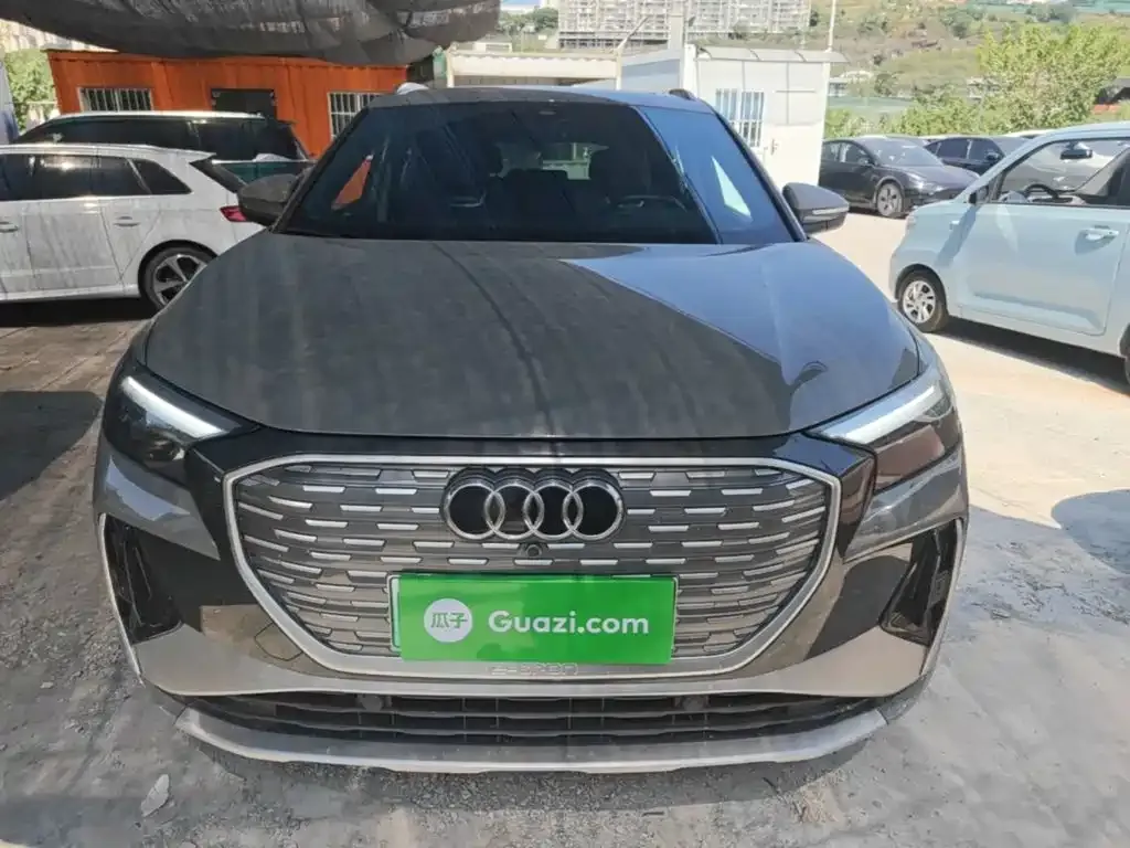 Audi Q4 e-tron — фото 10