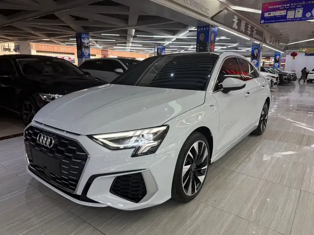 Audi A3 — фото 1