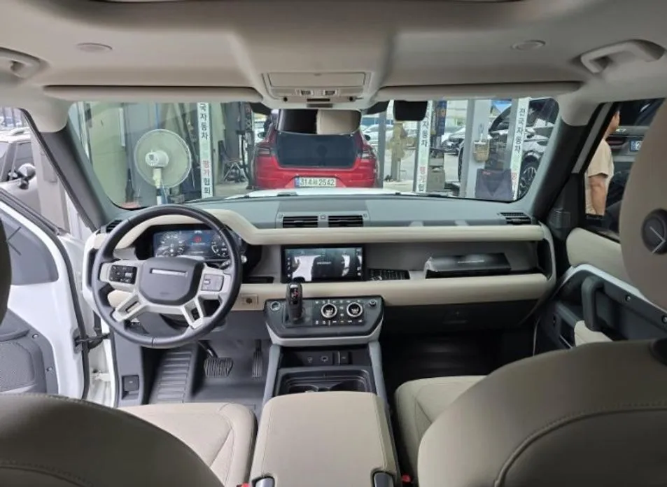 Land Rover Defender 2022 из KR, фото 8