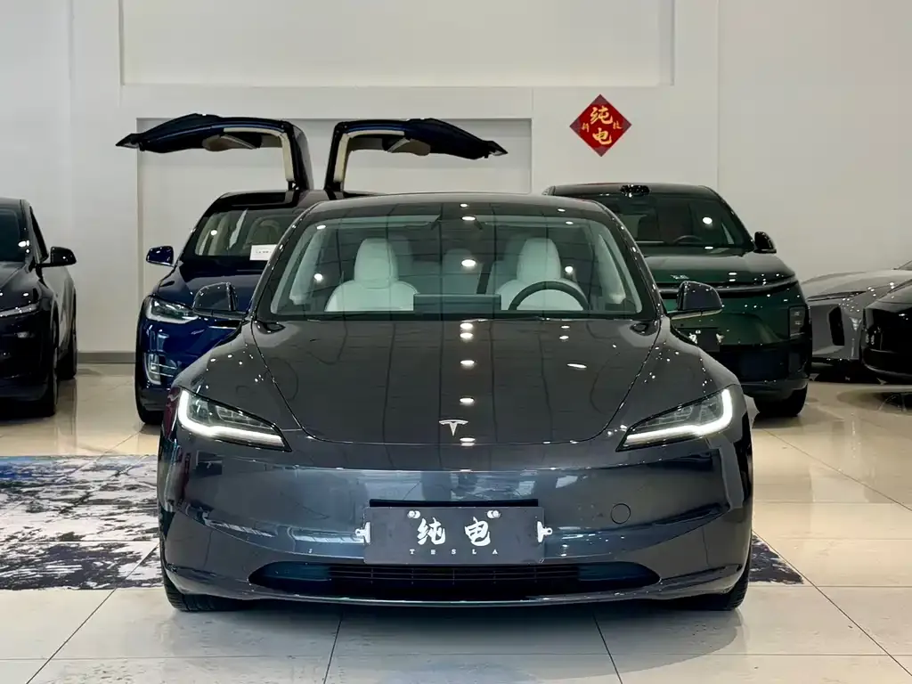 Tesla Model 3 — фото 3
