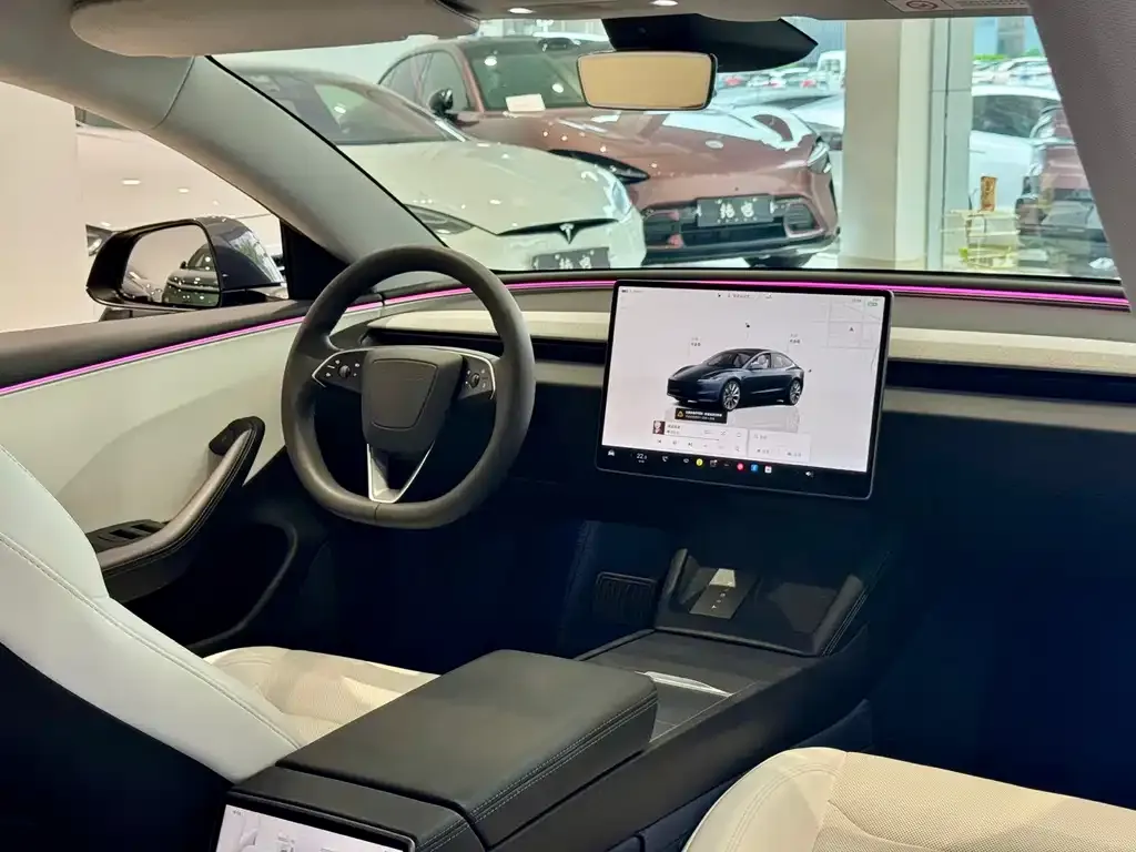 Tesla Model 3 — фото 4