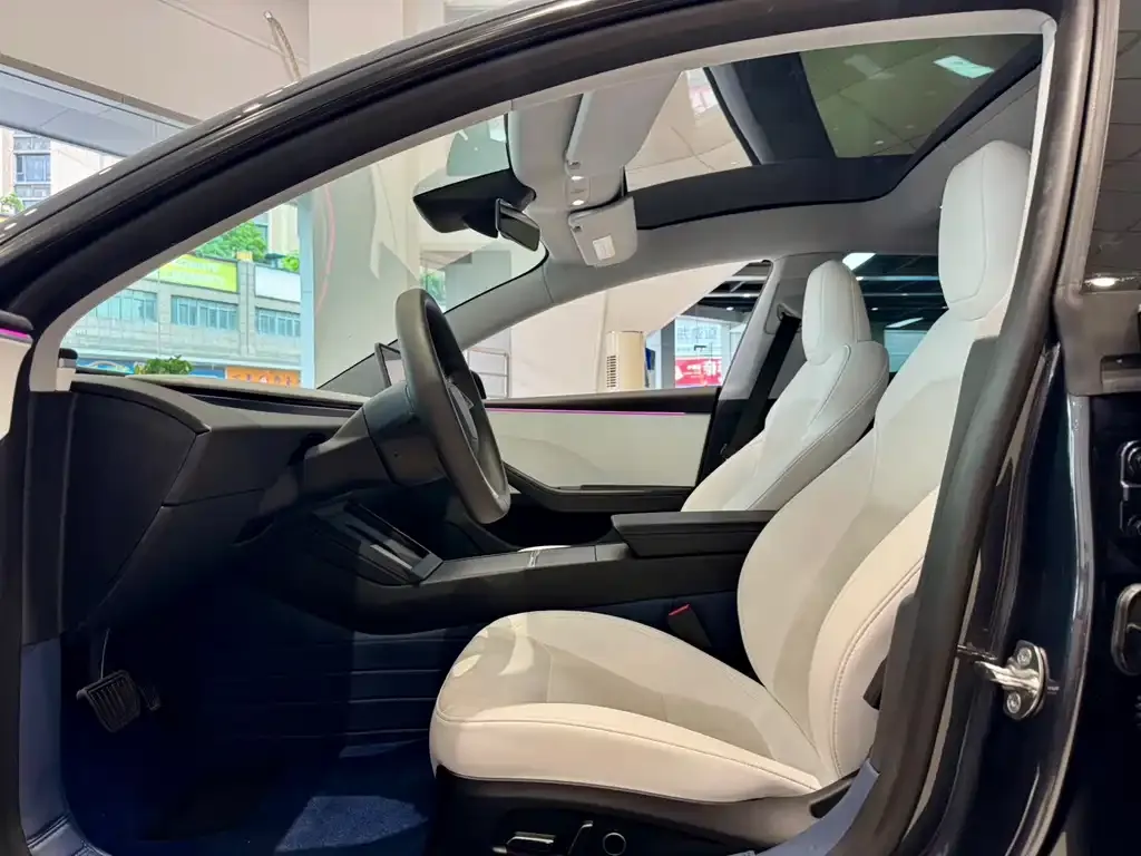 Tesla Model 3 — фото 8