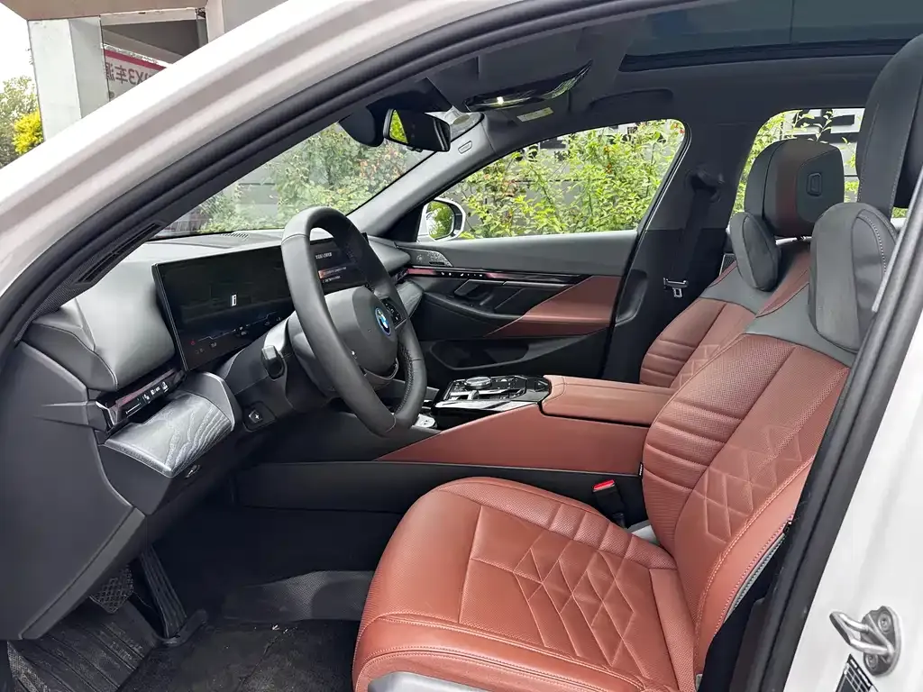 BMW i5 2025 из CN, фото 5