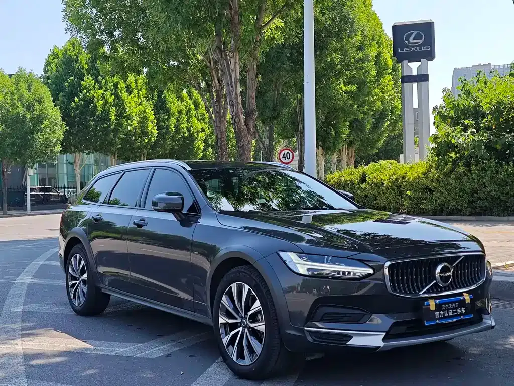 Volvo V90 — фото 1