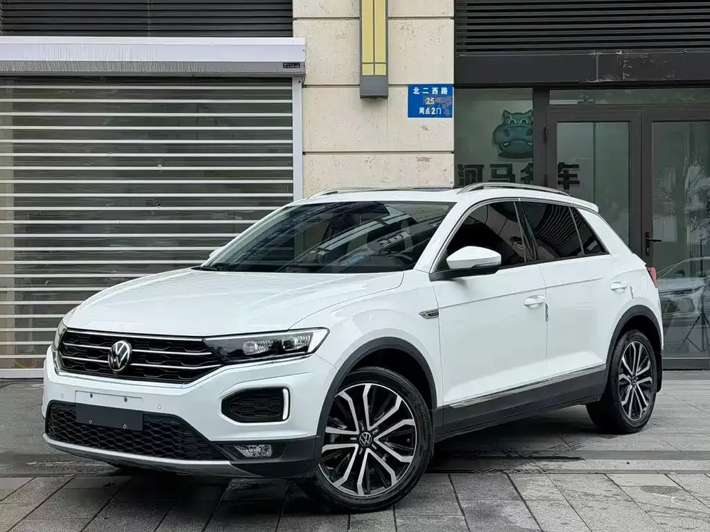 Volkswagen T-Roc — фото 1