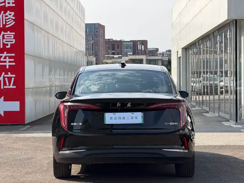 Hongqi E-QM5 2024 из CN, фото 6