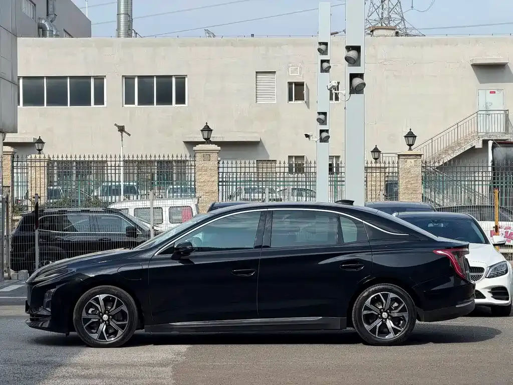 Hongqi E-QM5 2024 из CN, фото 4