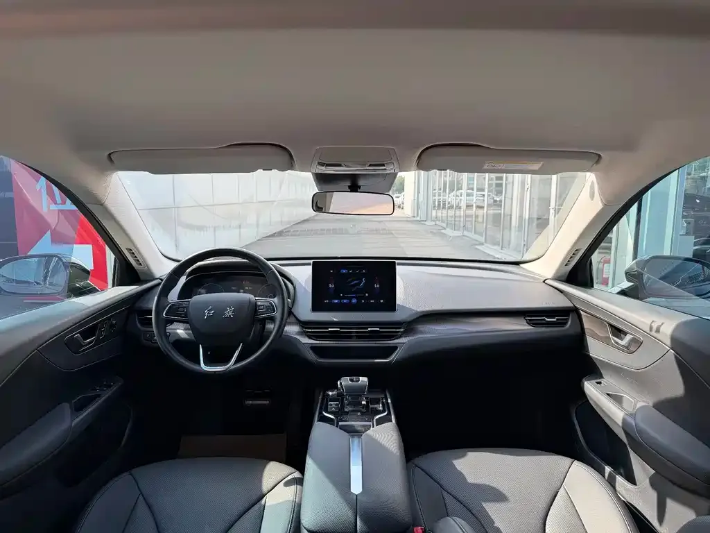 Hongqi E-QM5 2024 из CN, фото 3