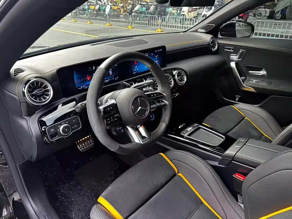Mercedes-Benz CLA AMG — фото 5