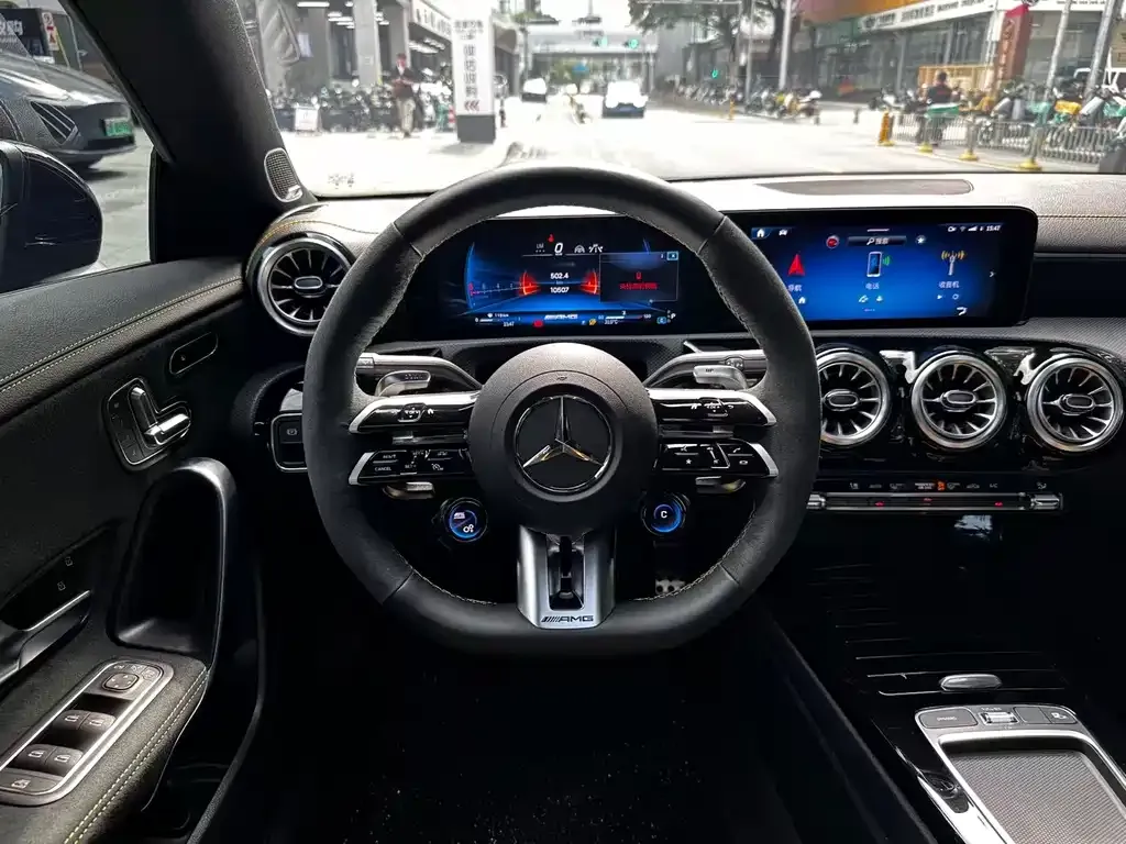Mercedes-Benz CLA AMG — фото 9