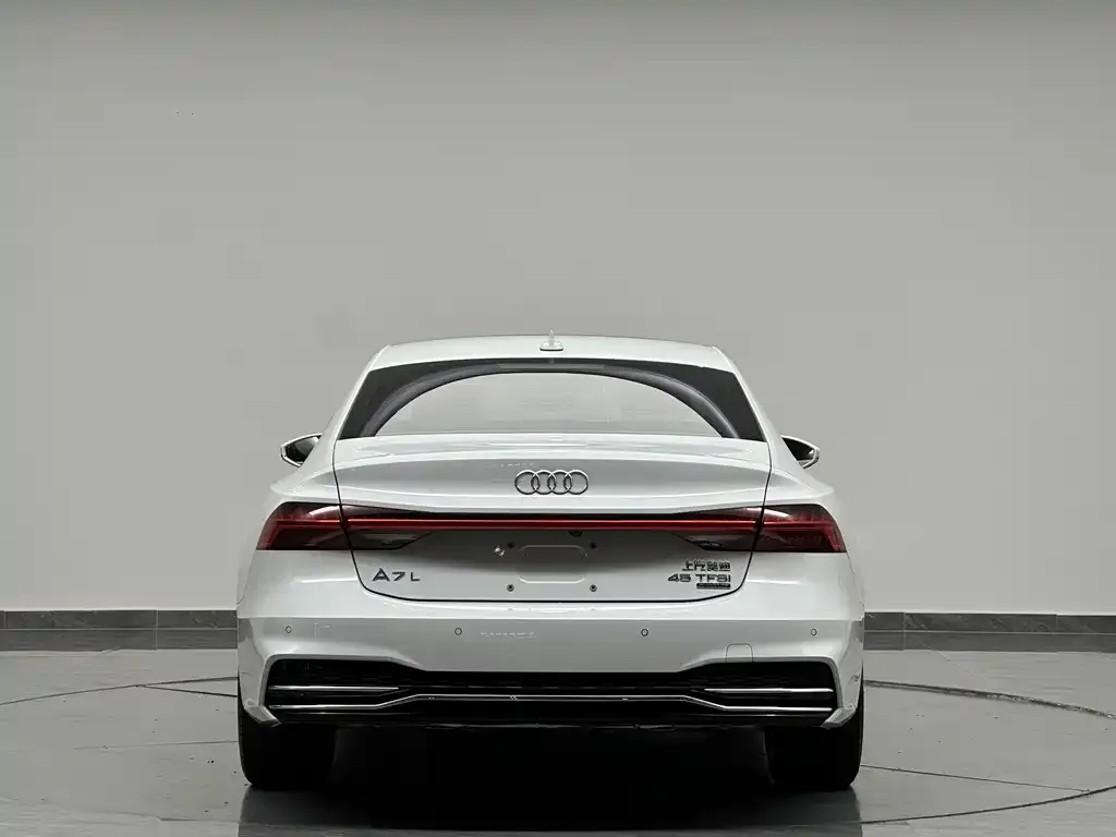 Audi A7L — фото 5