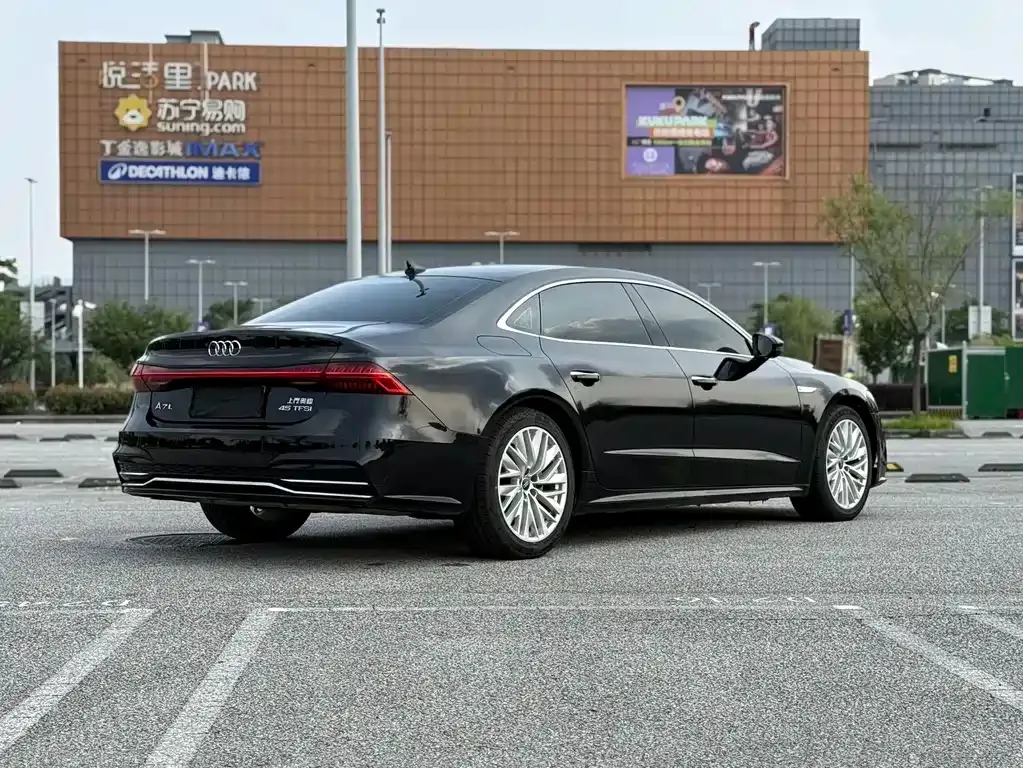 Audi A7L 2024 из CN, фото 5