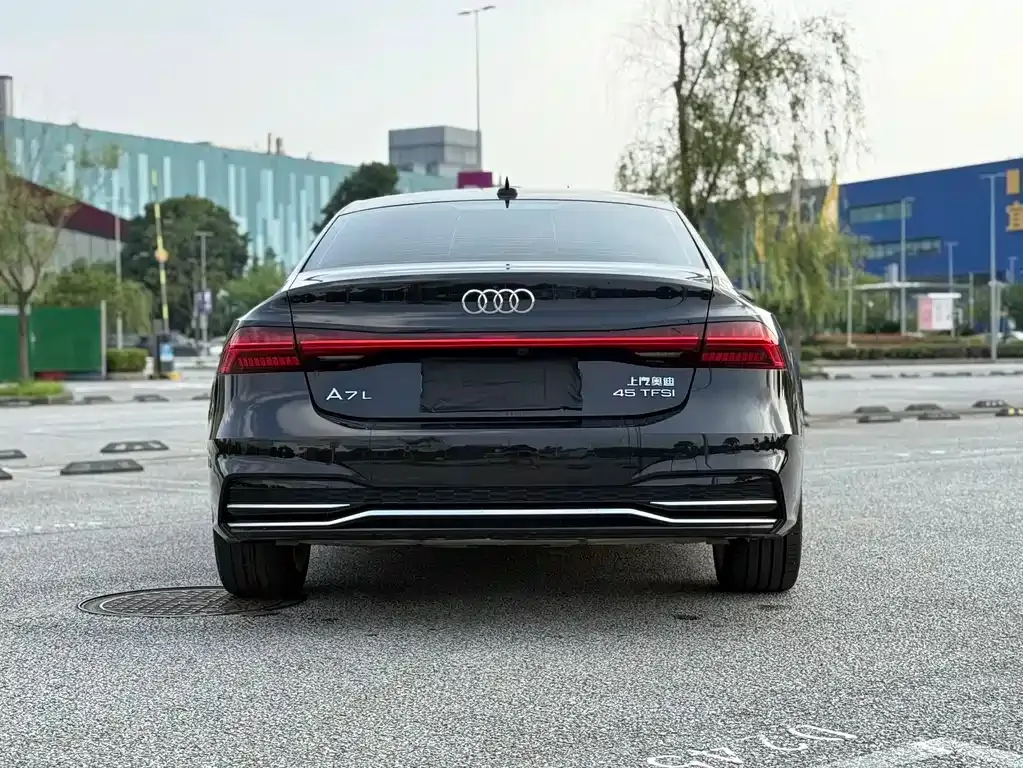Audi A7L 2024 из CN, фото 10