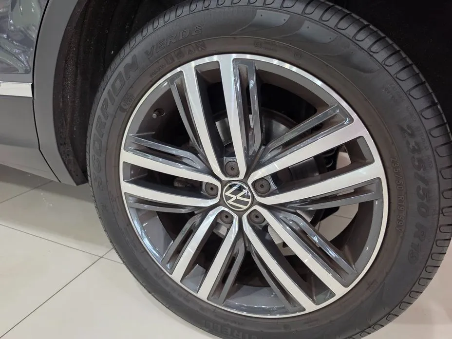 Volkswagen Tiguan 2022 из KR, фото 8