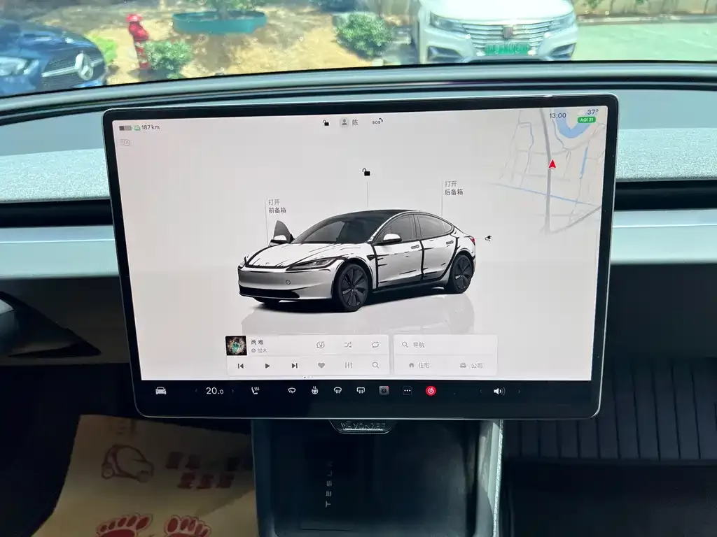 Tesla Model 3 — фото 7