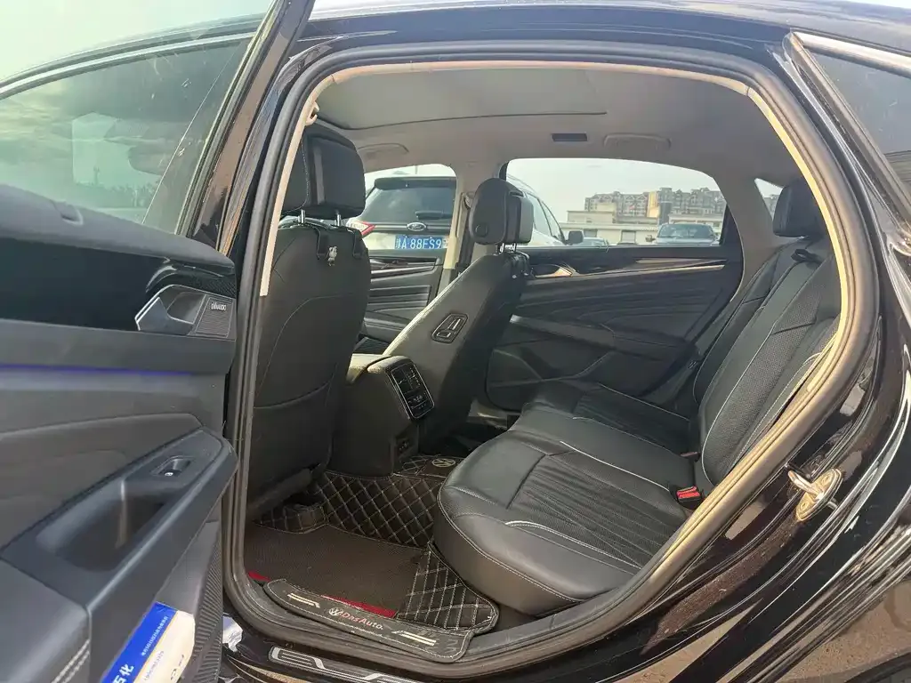 Volkswagen Passat — фото 4