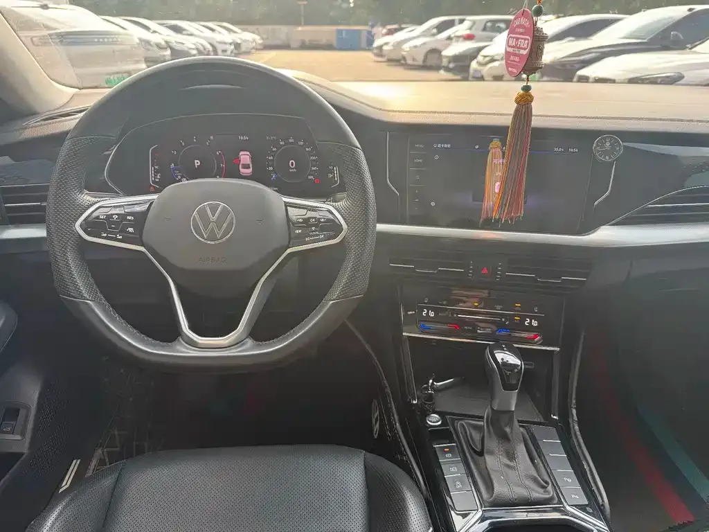 Volkswagen Passat — фото 8
