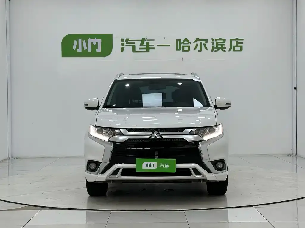 Mitsubishi Outlander — фото 3