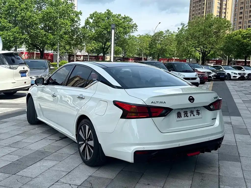 Nissan Teana — фото 2