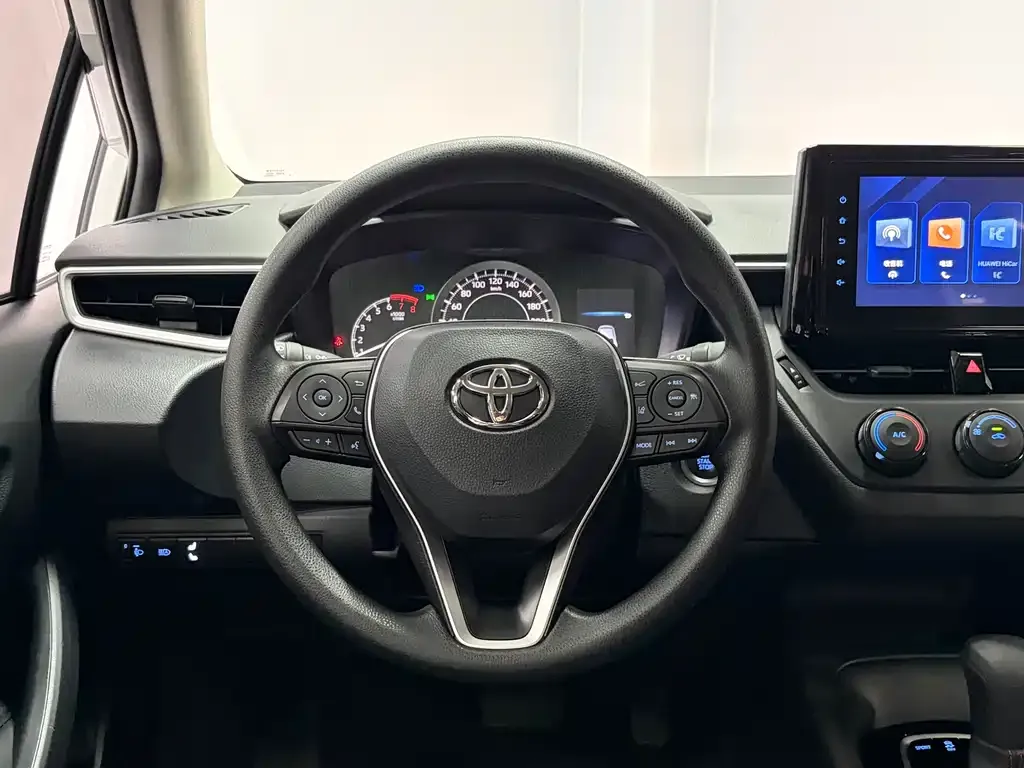 Toyota Corolla — фото 5