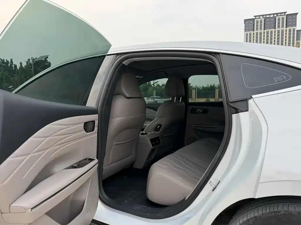 Geely Galaxy Xingyao 8 2025 из CN, фото 2