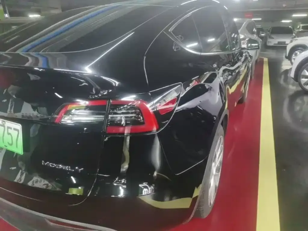 Tesla Model Y — фото 4