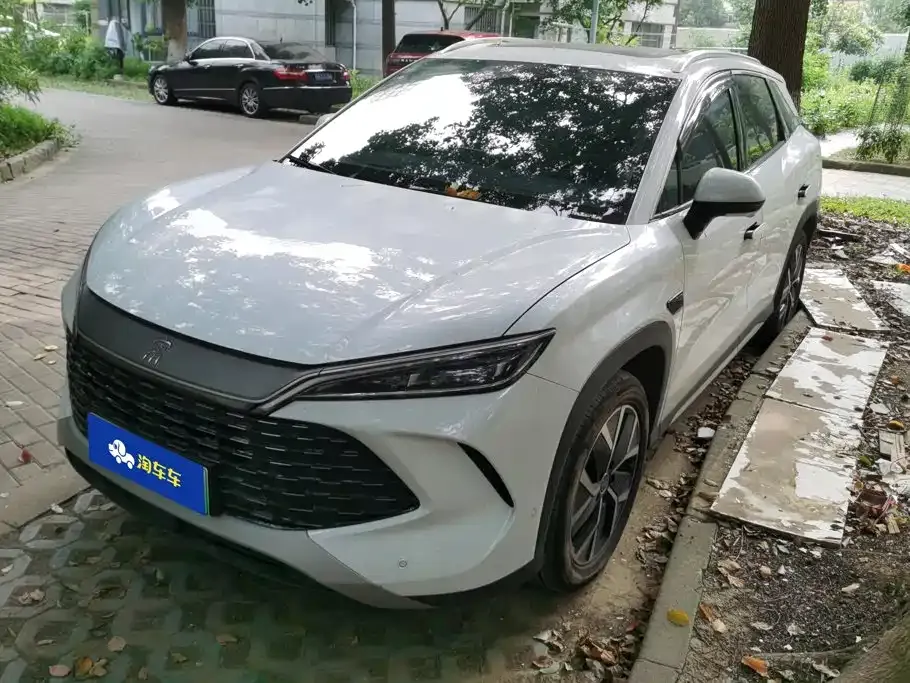 BYD L DM-i — фото 1