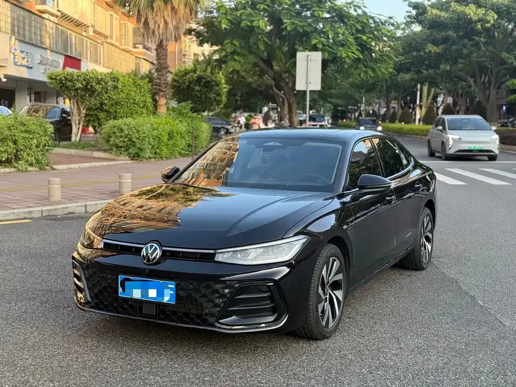 Volkswagen Passat — фото 1