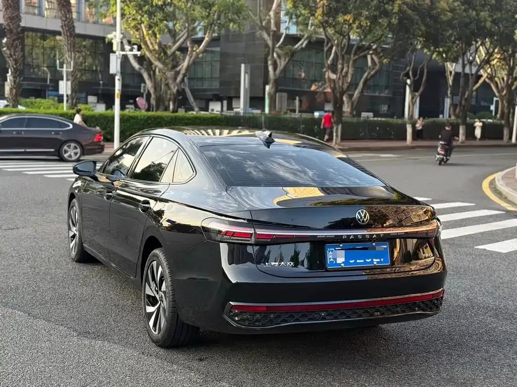 Volkswagen Passat — фото 8