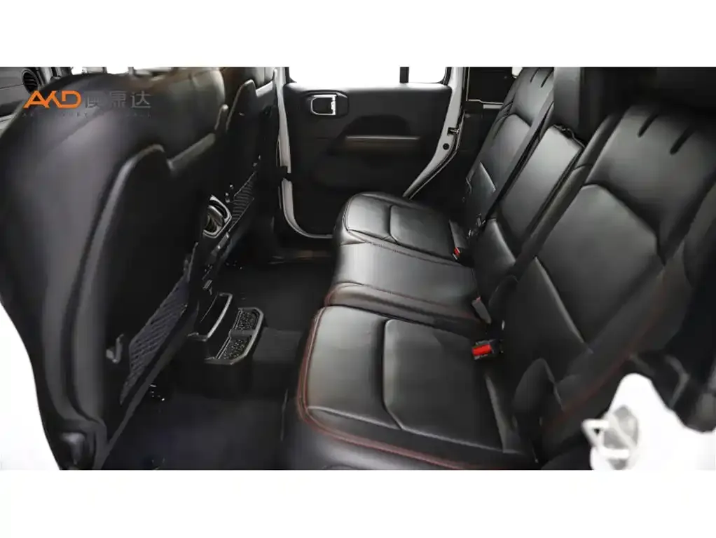 Jeep Wrangler — фото 10