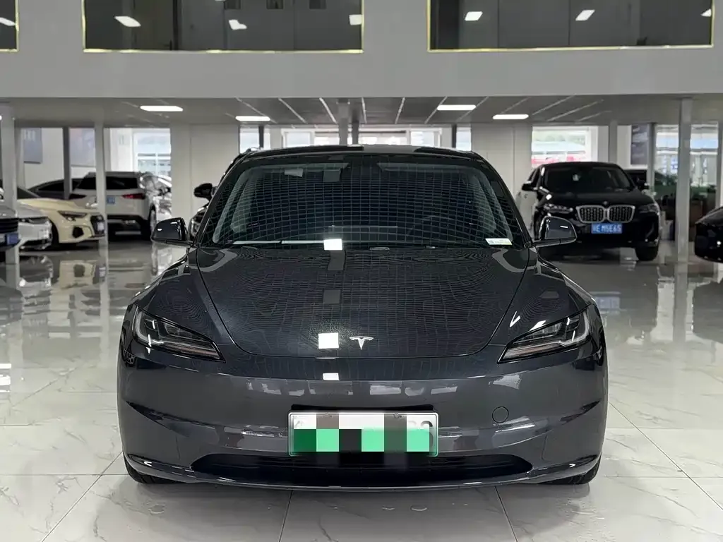 Tesla Model 3 — фото 7